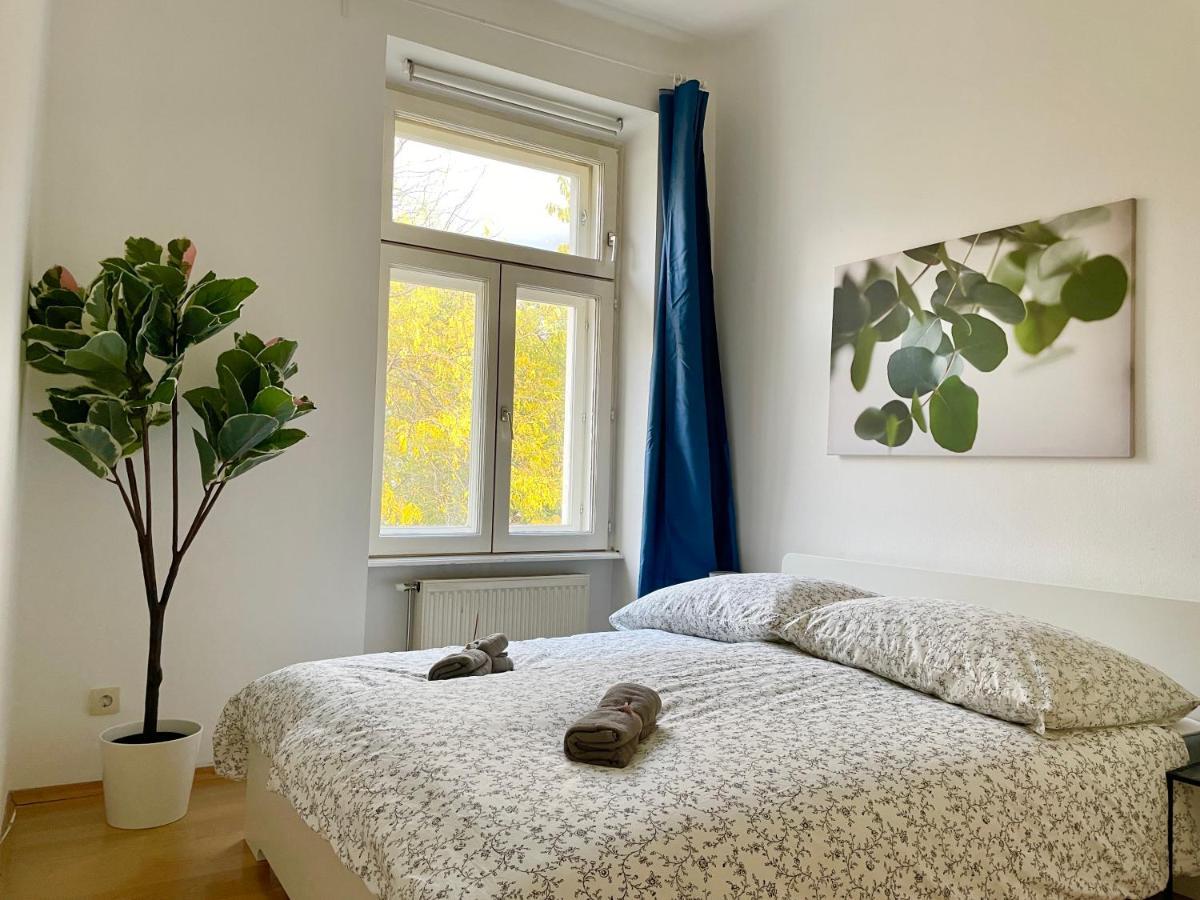 Spacious - 15 Min To Center Apartment Wien