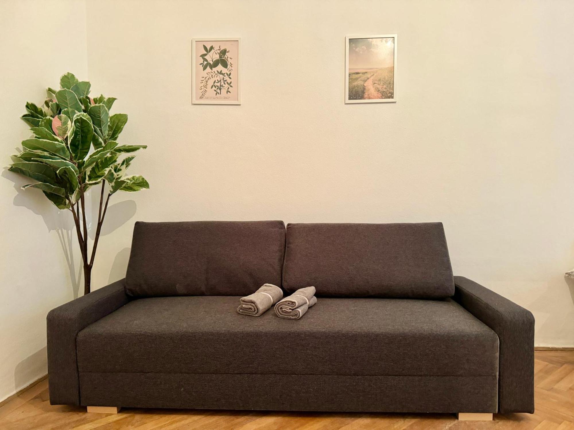 Spacious - 15 Min To Center Apartment Wien
